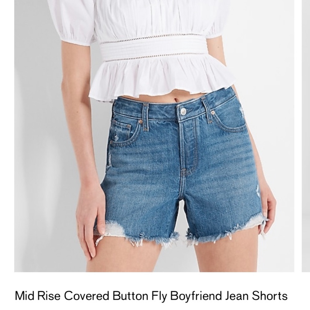 Mid rise boyfriend shorts